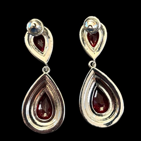🎁 Red Crystal Teardrop Statement Earrings - Picture 7 of 7